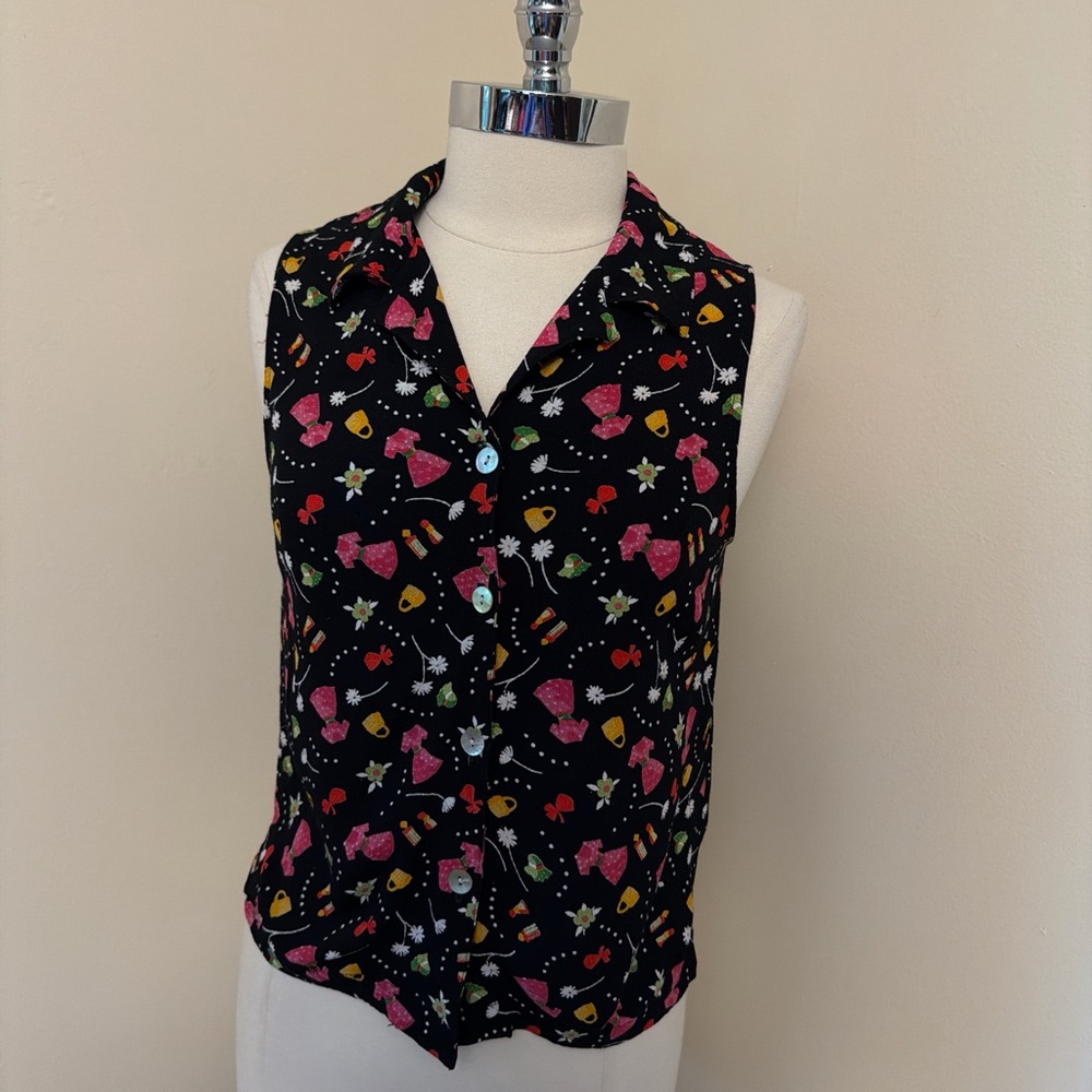 Vintage Carol Anderson Black Sleeveless Floral and Fashion Print Top S